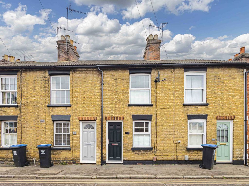 2 bed terraced house to rent in Street, Berkhamsted HP4, £1,600