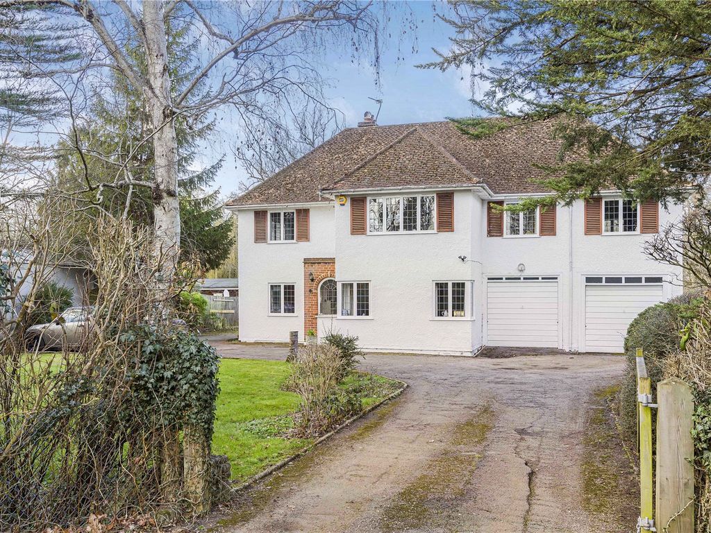 5 bed detached house for sale in Carbone Hill, Northaw, Potters Bar