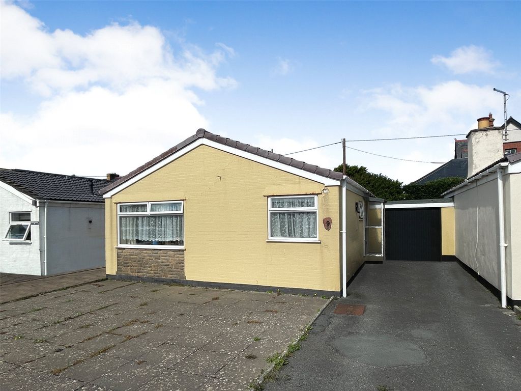 2 bed bungalow for sale in Talyllyn Drive, Tywyn, Gwynedd LL36, £