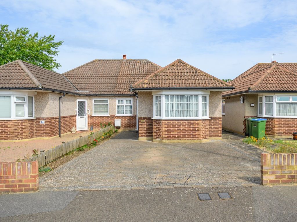 2 bed bungalow for sale in Cromwell Close, WaltonOnThames KT12 Zoopla
