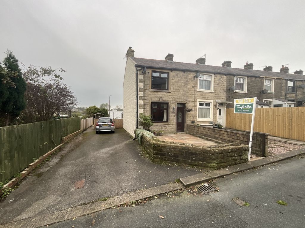 2 bed end terrace house for sale in South Avenue, Barnoldswick BB18, £