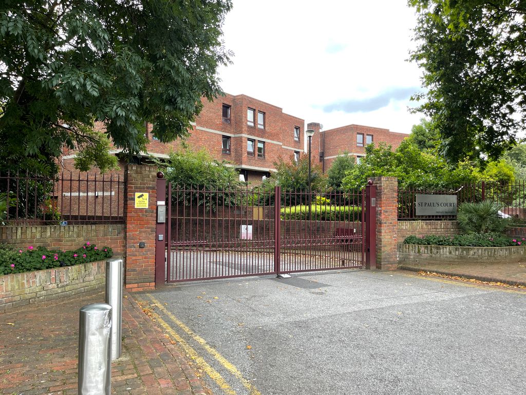 3 bed to rent in More Close, West Kensington, Hammersmith