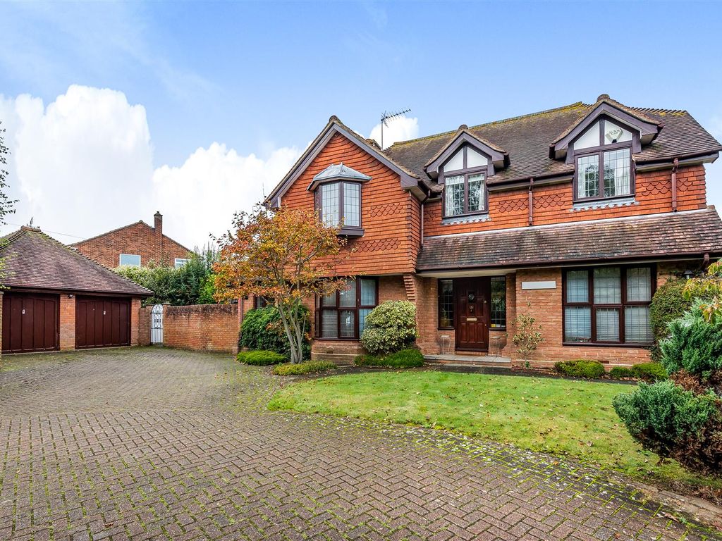 5 bed detached house for sale in Lower Road, Little Bookham