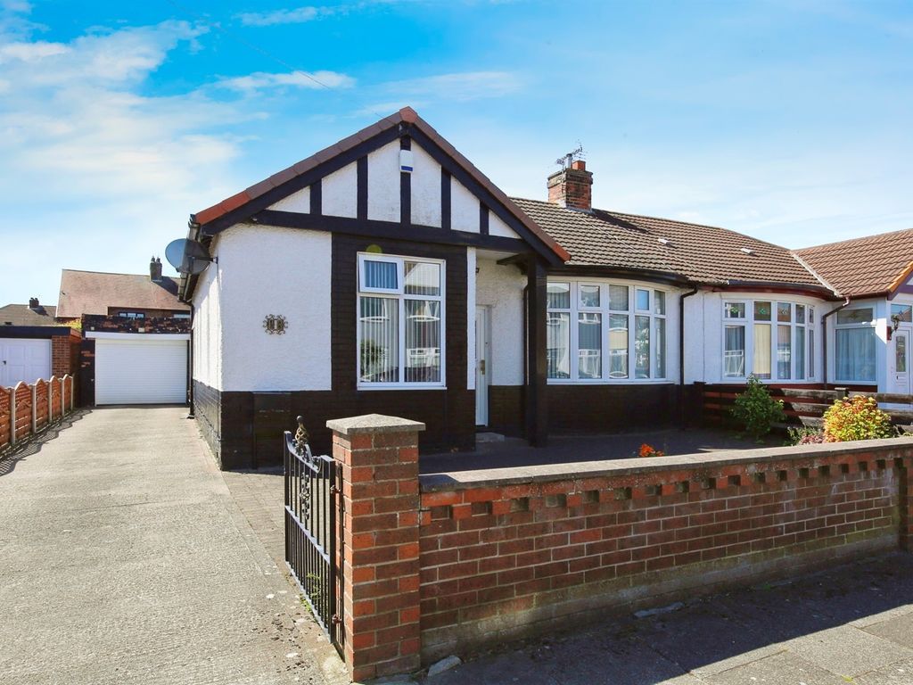 3 bed semidetached bungalow for sale in Oakland Avenue, Hartlepool