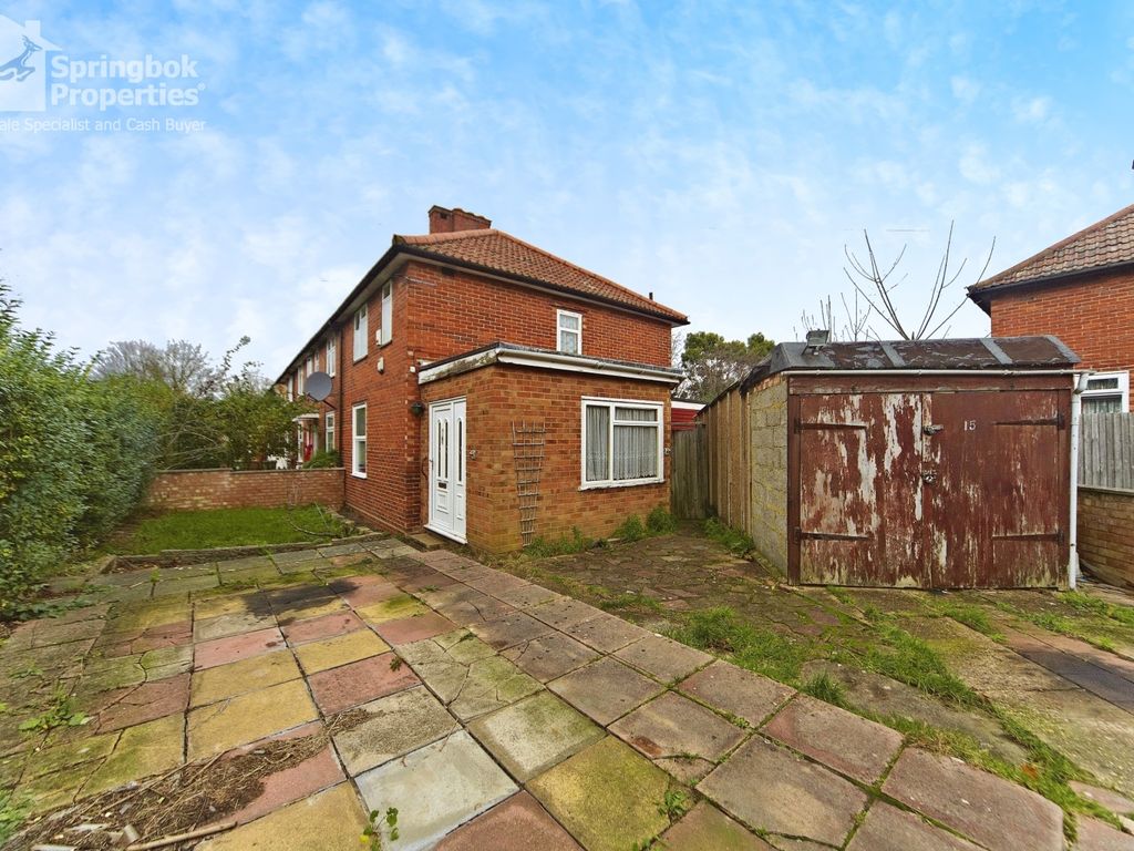 4 bed terraced house for sale in Roche Walk, Carshalton, Surrey SM5, £