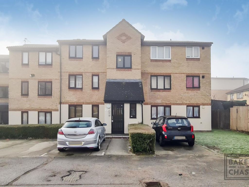 Studio to rent in Linwood Crescent, Enfield EN1 Zoopla