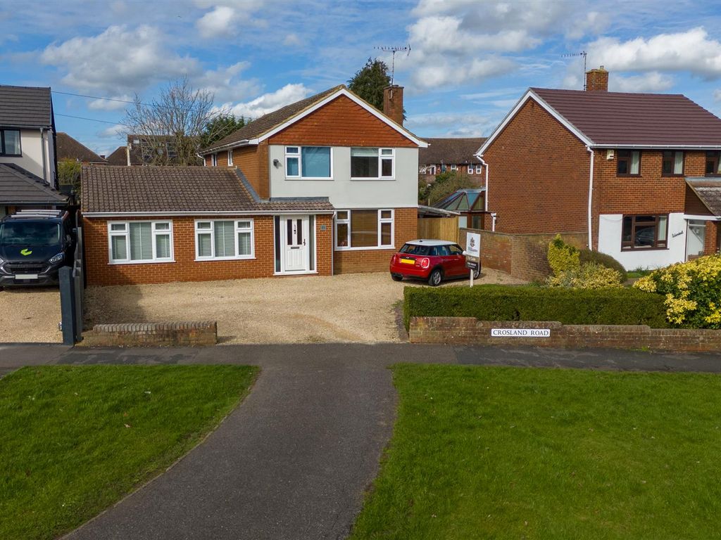4 bed detached house for sale in Crosland Road, Bedgrove, Aylesbury