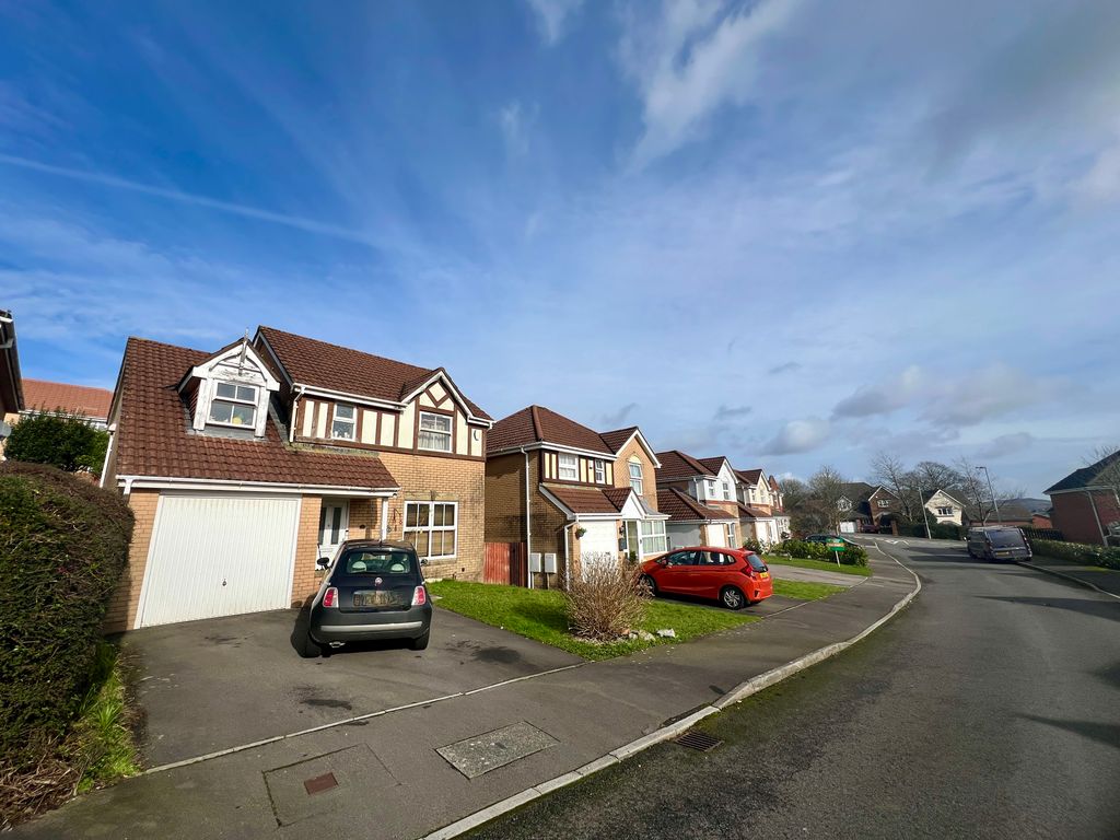 4 bed detached house for sale in Meadow Rise, Swansea SA1, £240,000