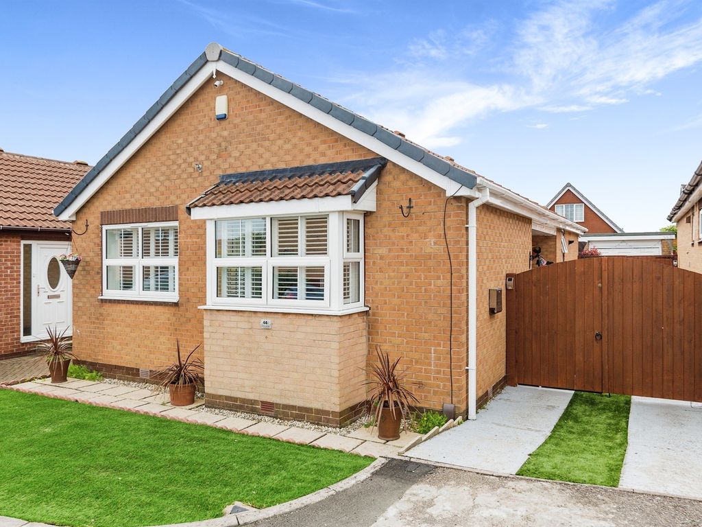 3 bed detached bungalow for sale in Coppice Gardens, Greasbrough