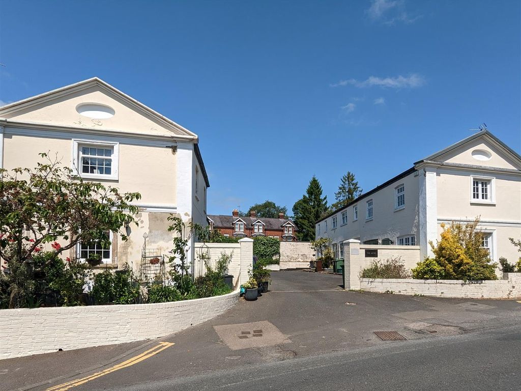 2 bed terraced house to rent in Grove Hill Mews, Grove Hill Road