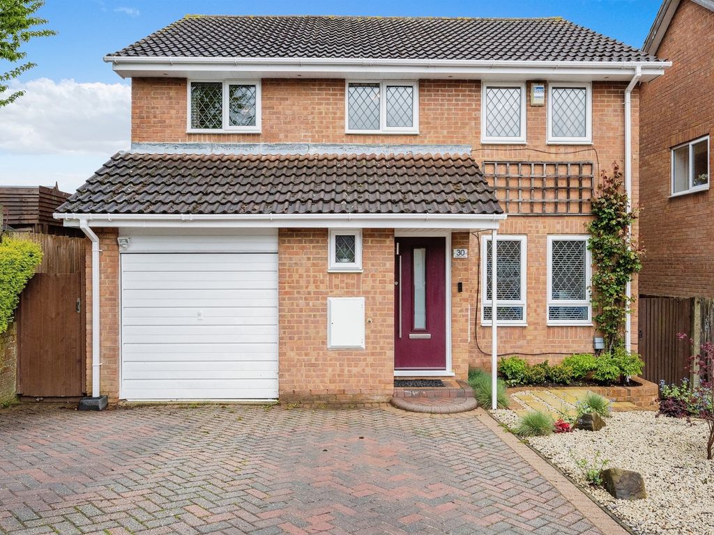 5 bed detached house for sale in Evergreen Way, Luton LU3 Zoopla