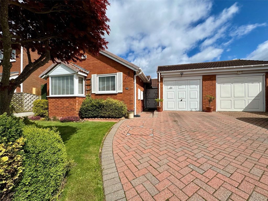 3 bed bungalow for sale in Burnthurst Crescent, Shirley, Solihull, West Midlands B90, £400,000