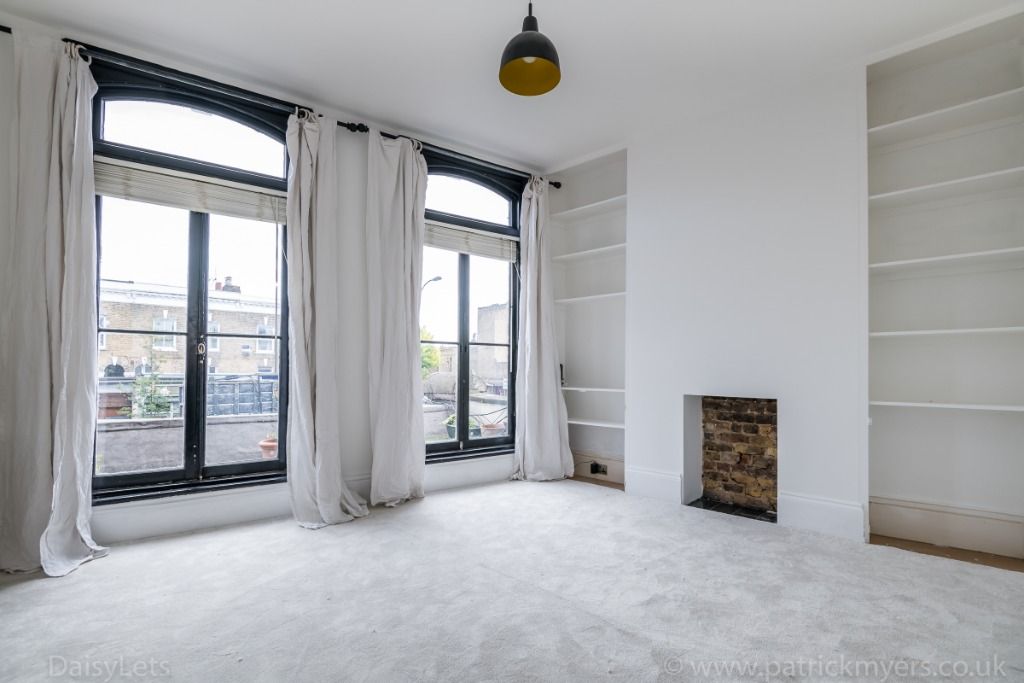 Studio for sale in New Cross Road, New Cross, London SE14, £175,000