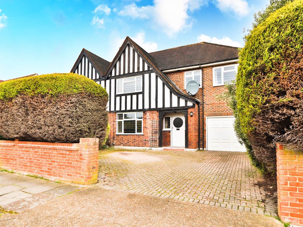 4 bed semidetached house to rent in Bodley Road, New Malden KT3, £