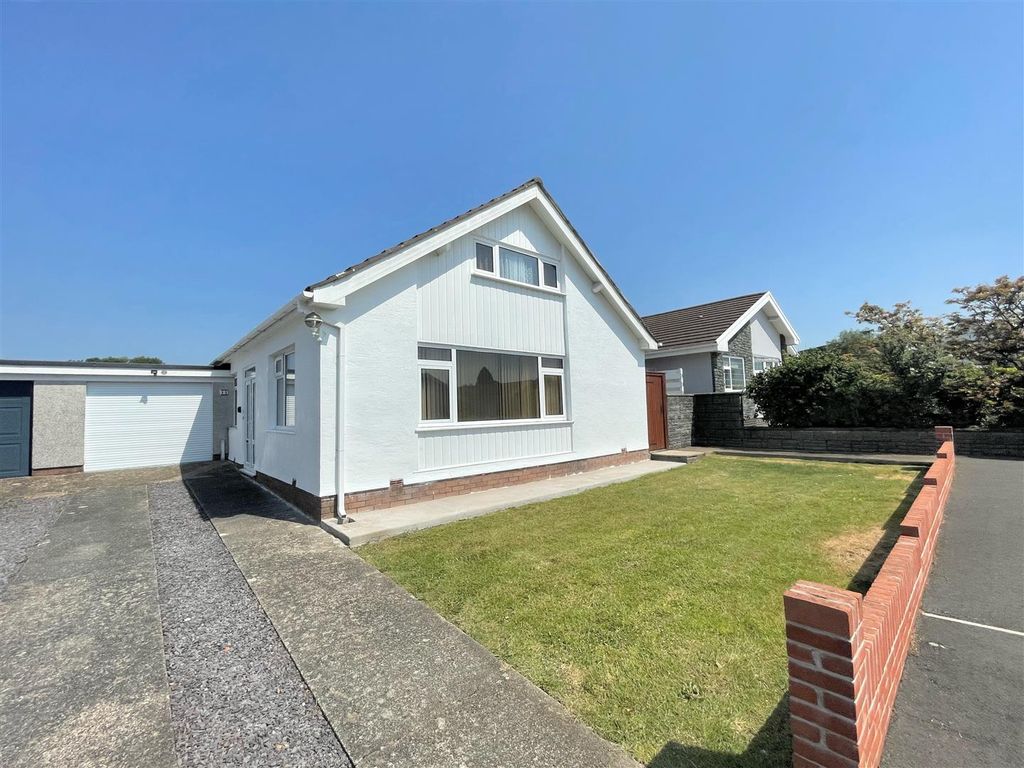 4 bed linkdetached house for sale in Withy Park, Swansea