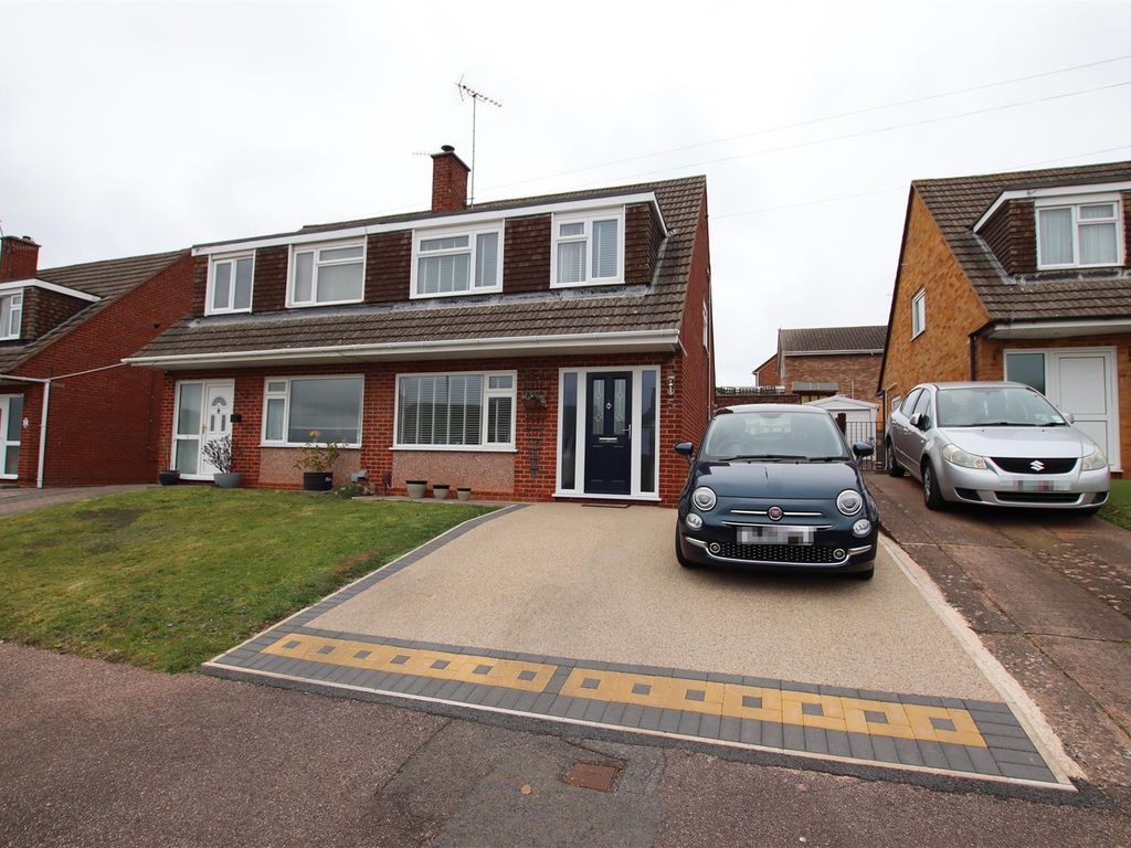 3 bed semidetached house for sale in Swallowfield Road, Countess Wear