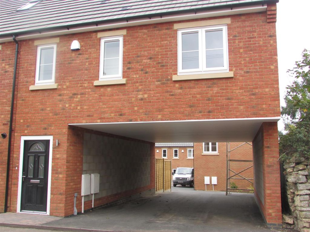 3 bed flat to rent in College Street, Irthlingborough, Wellingborough