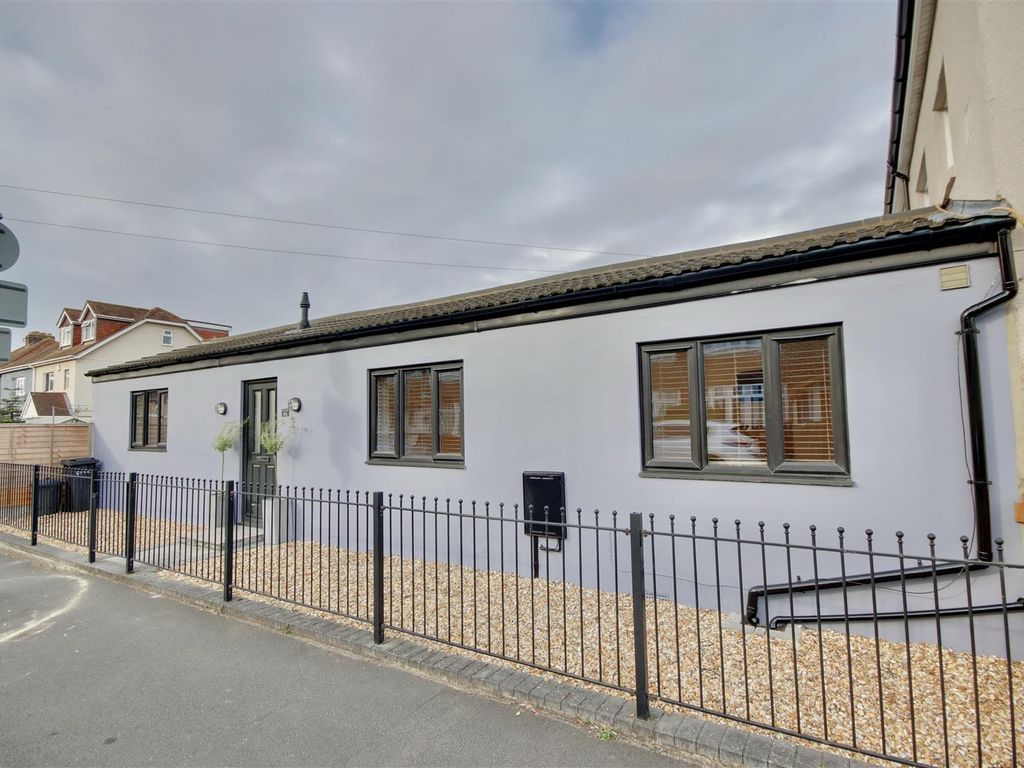 1 bed semidetached bungalow for sale in Lower Farlington Road