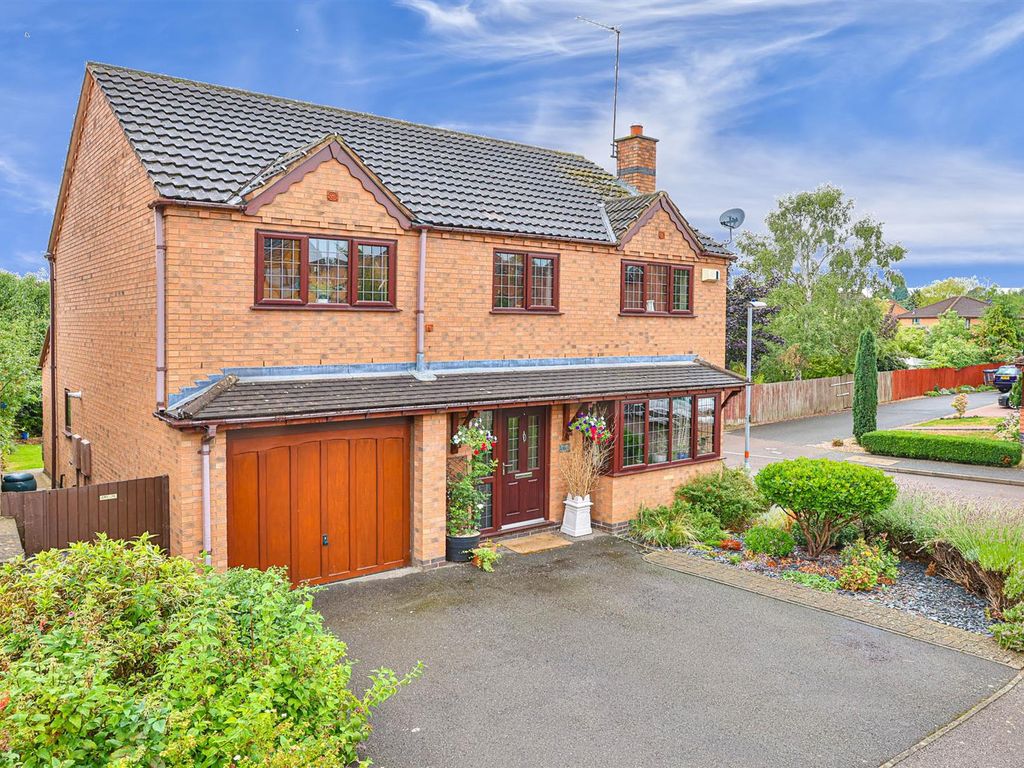 4 bed detached house for sale in Dempsey Drive, Rothwell, Kettering