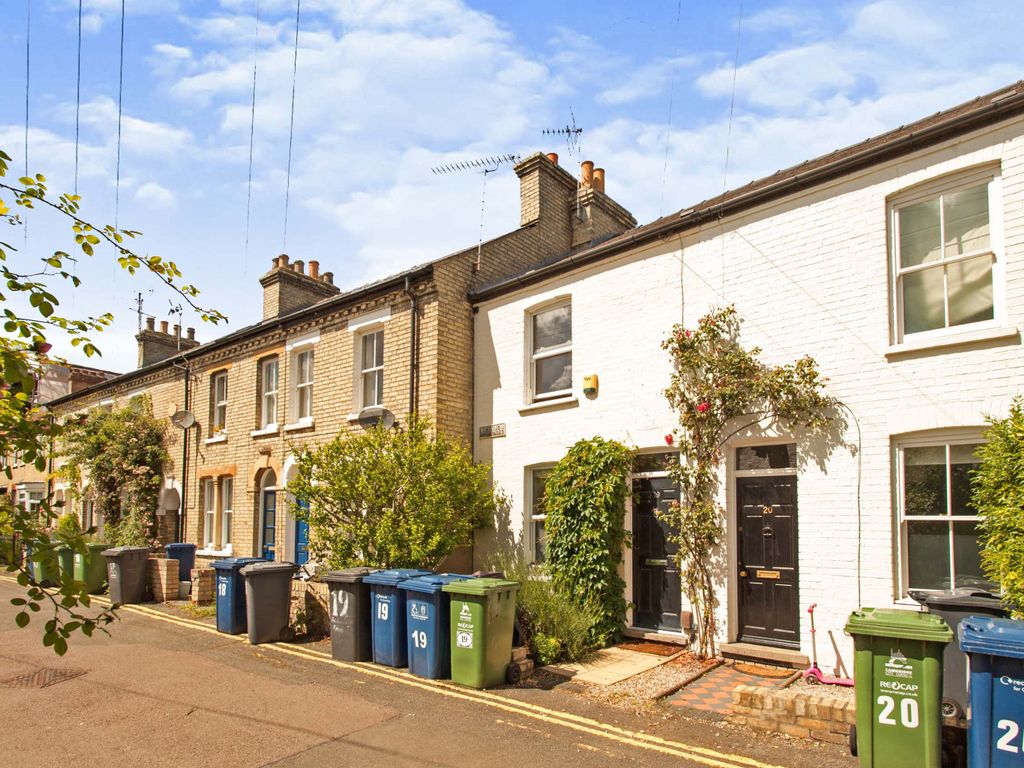 2 bed terraced house for sale in Bermuda Road, Cambridge