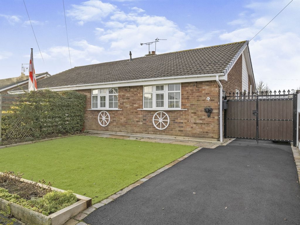 3 bed semidetached bungalow for sale in Eastfield Road, Armthorpe