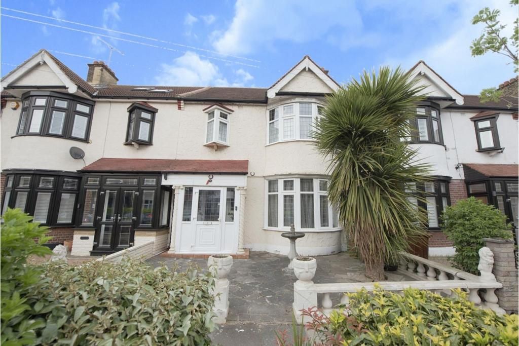 3 bed terraced house for sale in Lyndhurst Gardens, Barking IG11, £