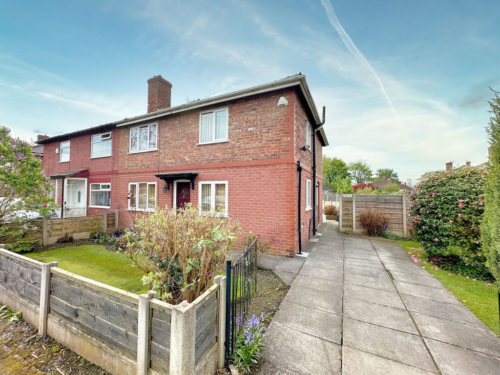 3 bed semidetached house for sale in Boundary Road, Irlam M44, £
