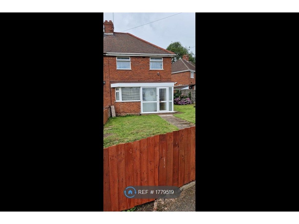 3 bed semidetached house to rent in Hawksford Crescent, Wolverhampton