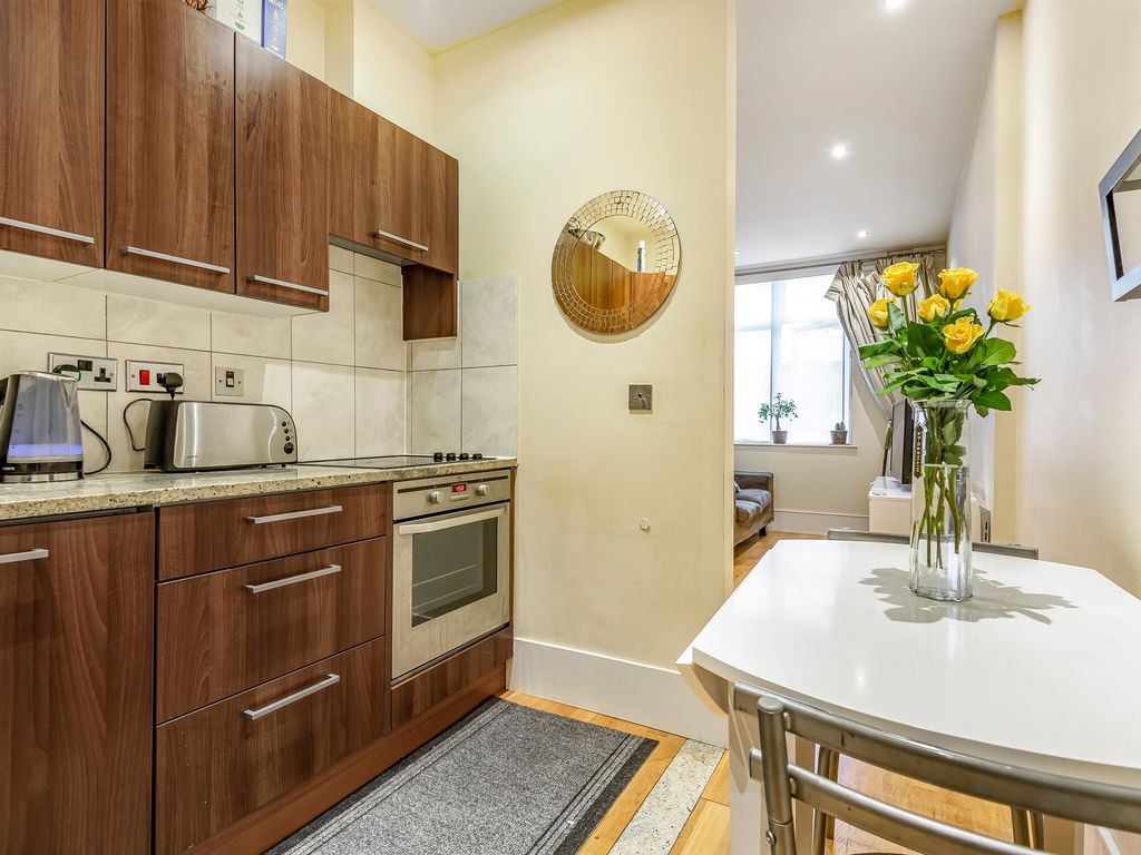 2 bed flat for sale in Merrow Street, London SE17 Zoopla