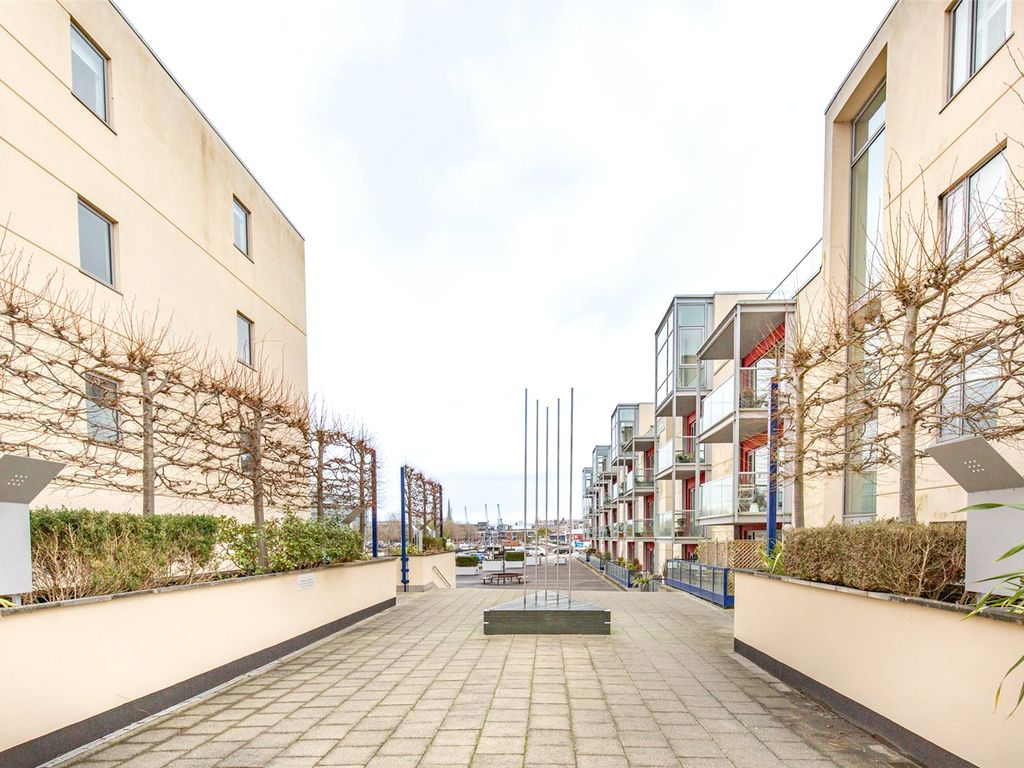 3 bed flat for sale in Liberty Gardens, Caledonian Road, Bristol BS1