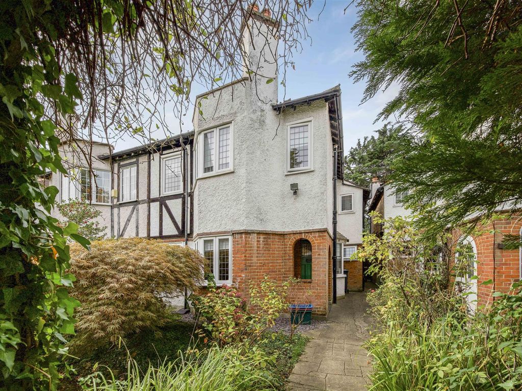 4 bed semidetached house for sale in Osterley Road, Osterley