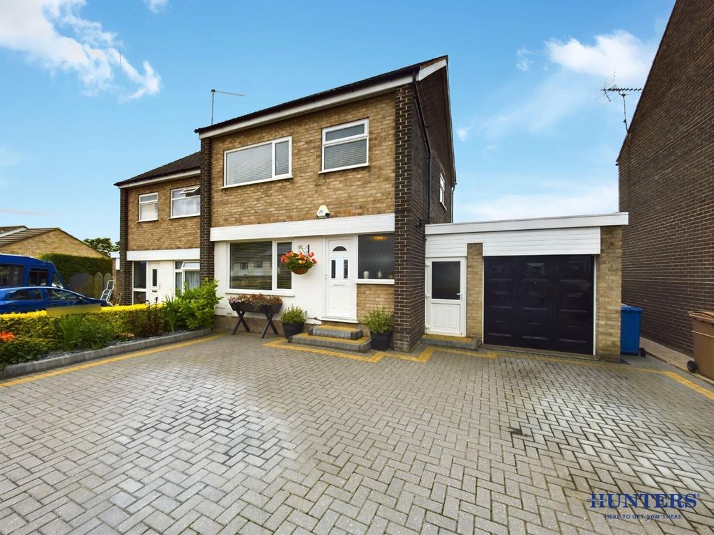 3 bed semidetached house for sale in Chapel Hill Road, Pocklington