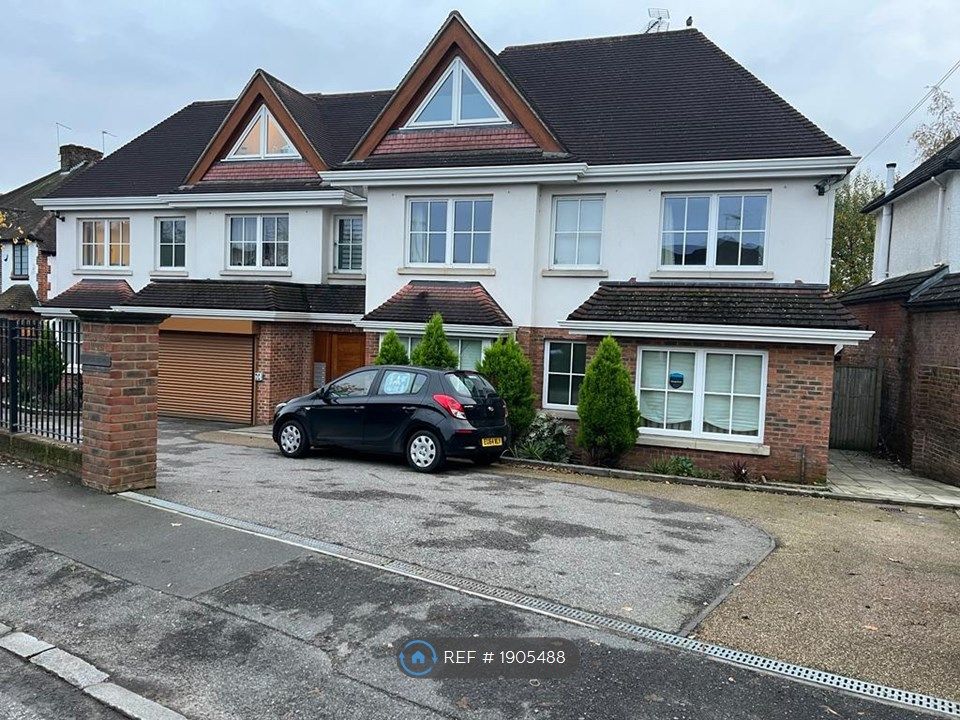 2 bed flat to rent in Totteridge Lane, London N20, £2,200 pcm Zoopla