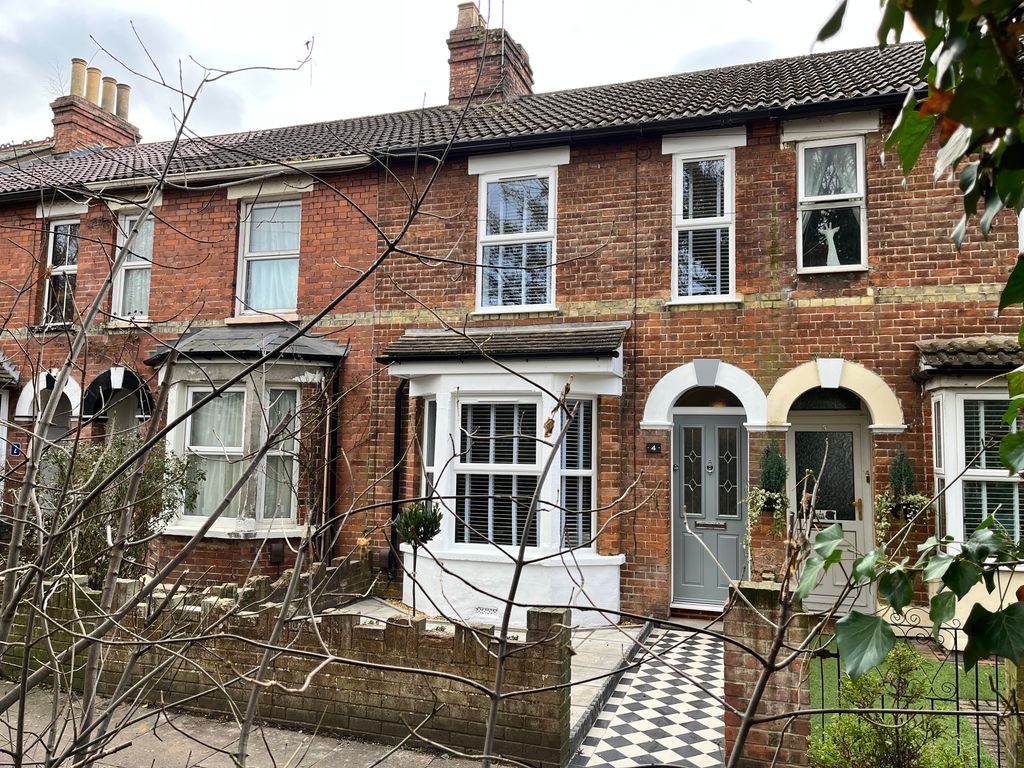 2 bed terraced house to rent in Coronation Villas, Aylesbury HP21 Zoopla