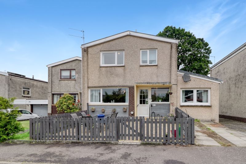5 bed semidetached house for sale in Avon Drive, Linlithgow Bridge