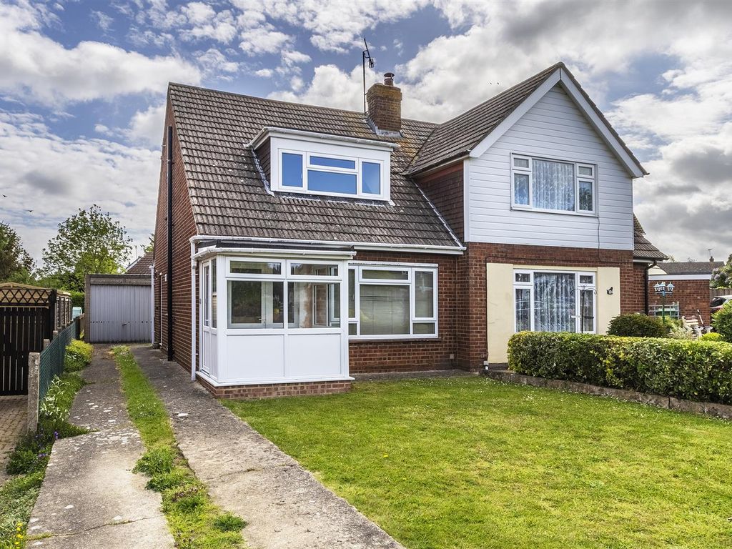 3 bed semidetached house for sale in Bramley Avenue, Faversham ME13
