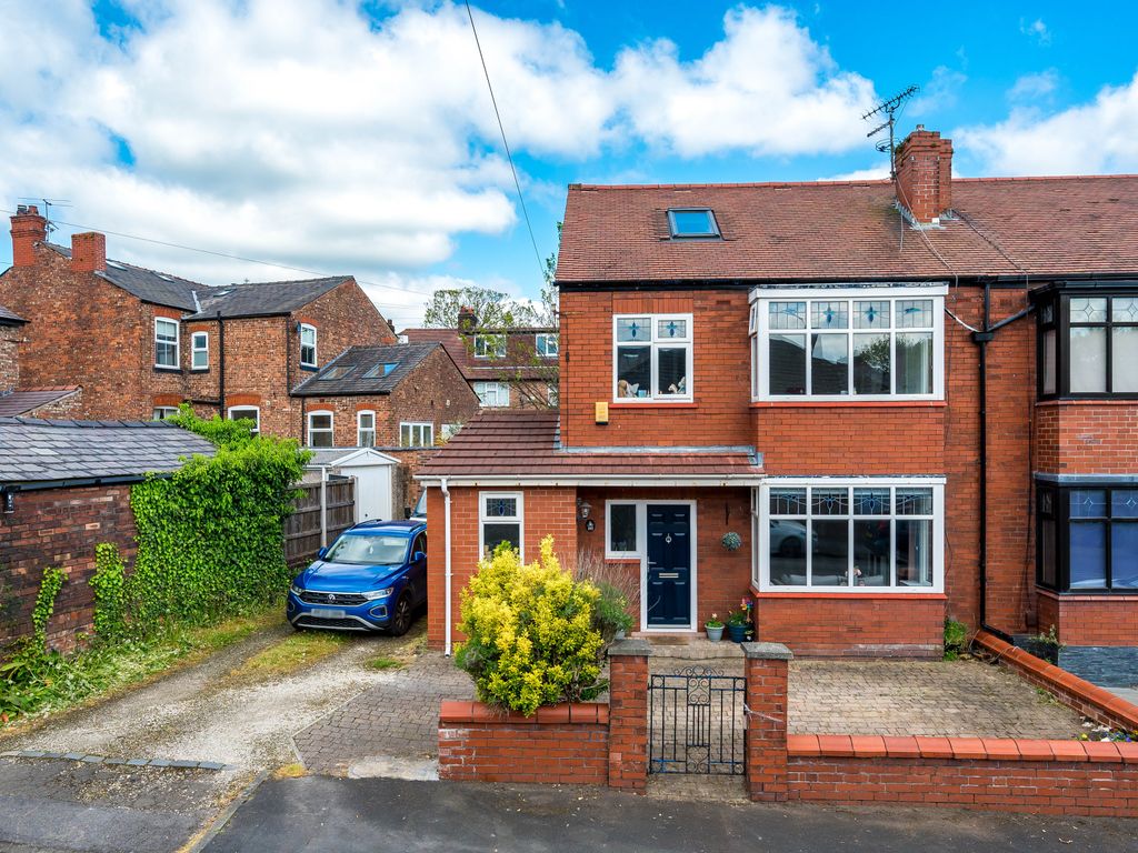 4 bed semidetached house for sale in Dicconson Street, Swinley, Wigan