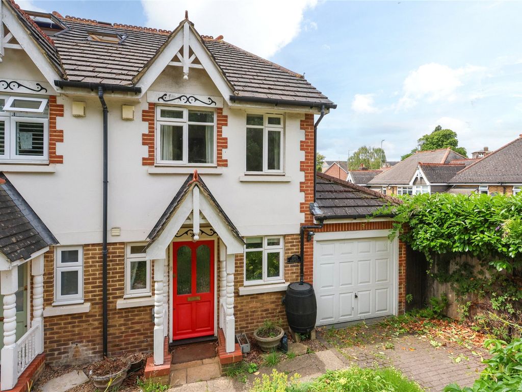 2 bed semidetached house for sale in Vale Road, Weybridge KT13 Zoopla