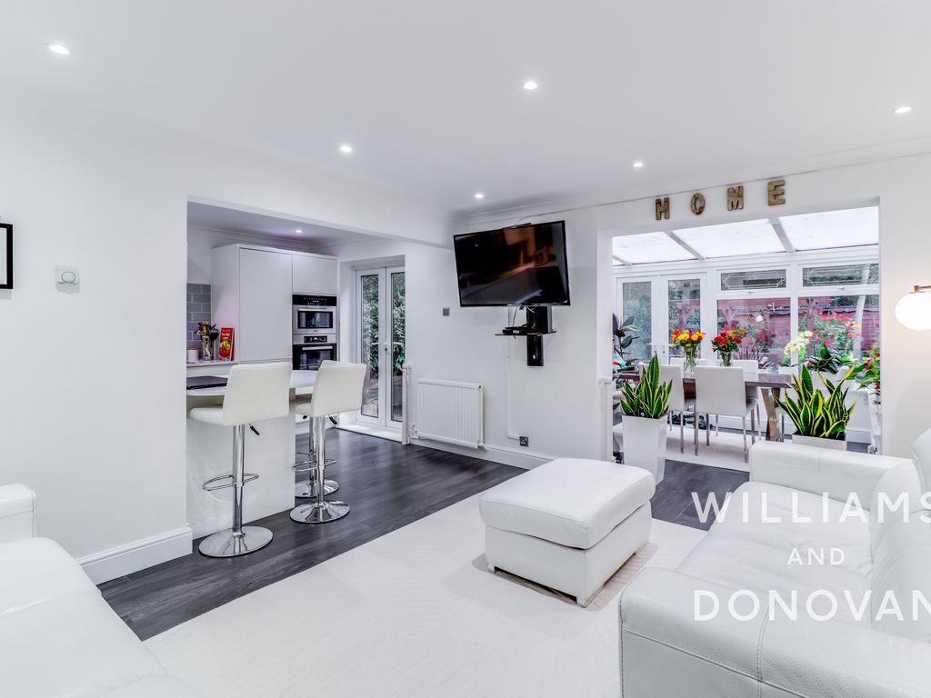 3 bed end terrace house for sale in Wood Green, Pitsea, Basildon SS13