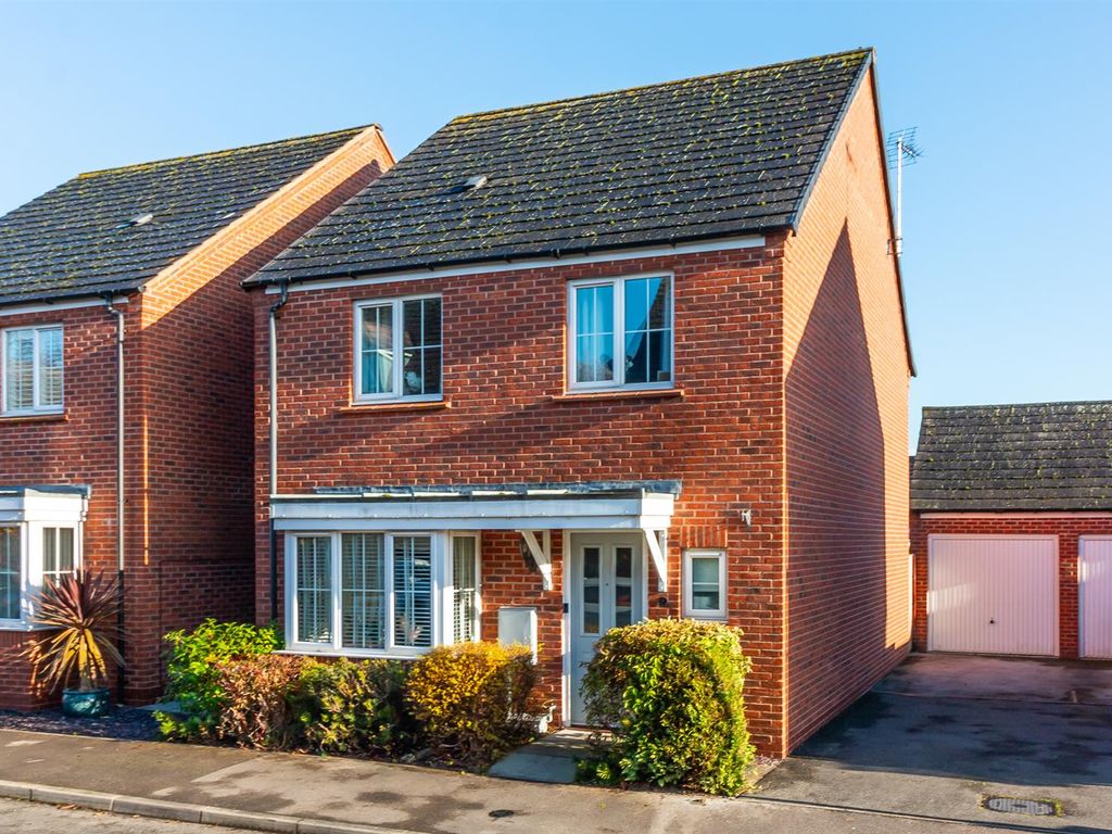 4 bed detached house for sale in Old Station Drive, Ruddington