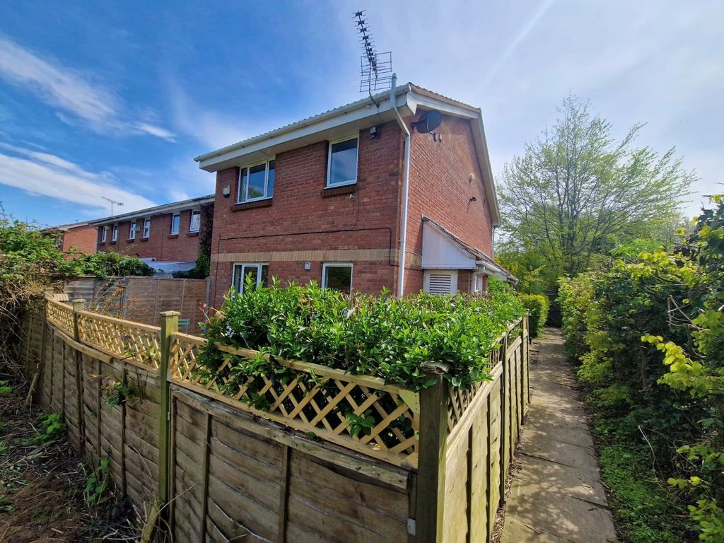 1 bed end terrace house for sale in St Peters Close, Cheltenham GL51
