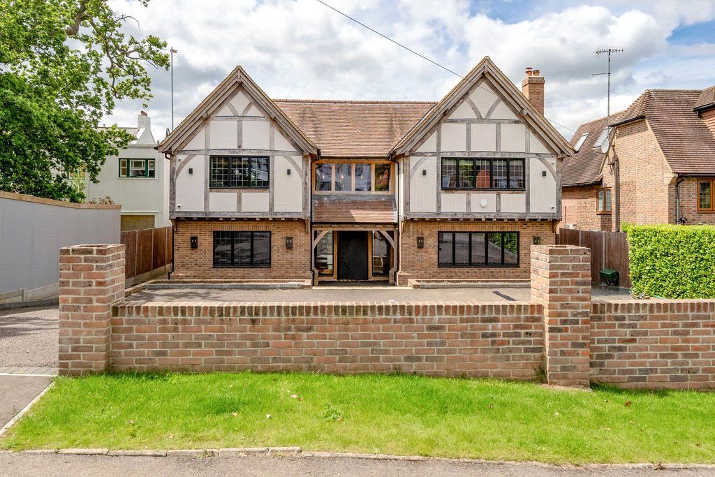 5 bed detached house for sale in Prowse Avenue, Bushey Heath, Bushey