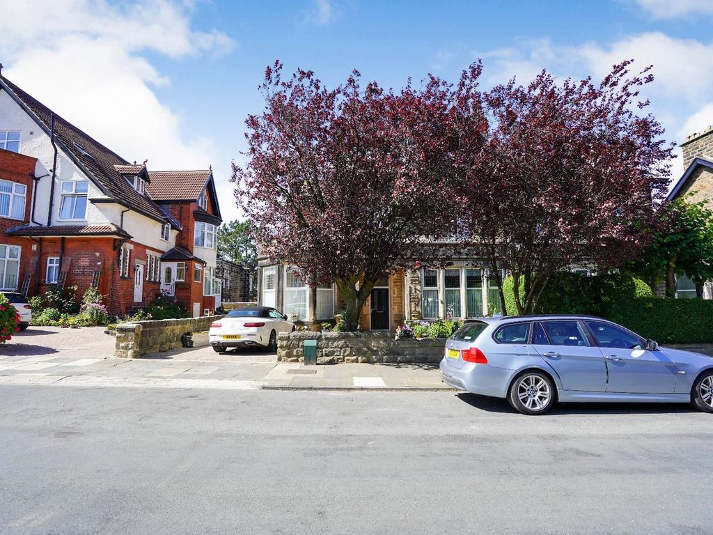 3 bed flat for sale in South Drive, Harrogate HG2, £275,000 Zoopla