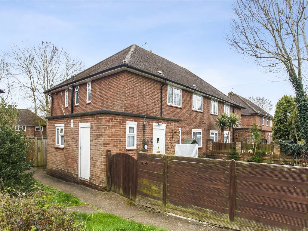 2 bed for sale in Malmesbury Close, Pinner, Middlesex HA5, £