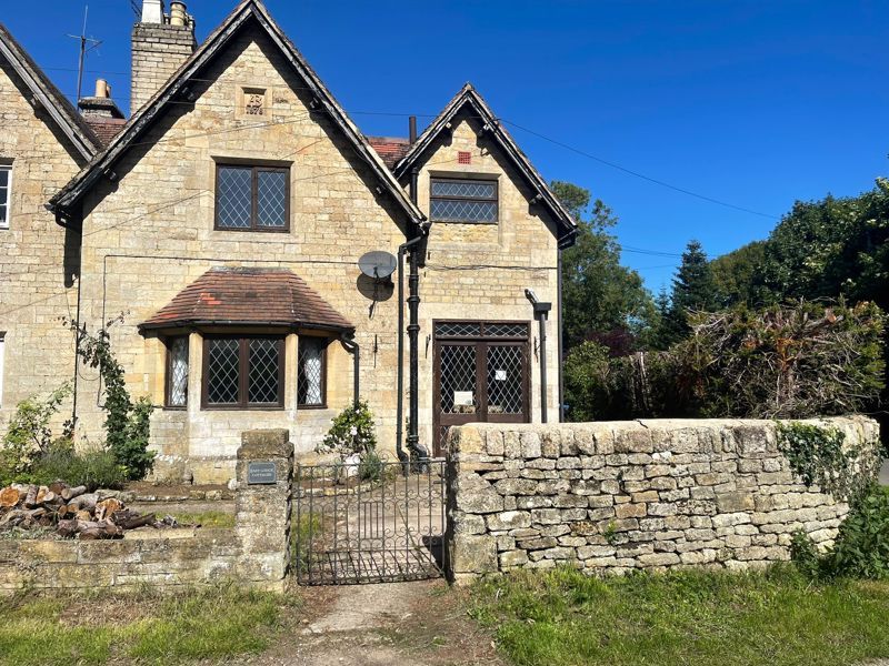 3 bed semidetached house for sale in Green Lane, Heythrop, Chipping