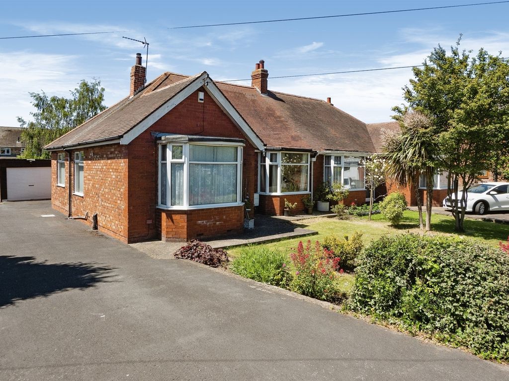 3 bed semidetached bungalow for sale in Ganstead Lane, Bilton, Hull
