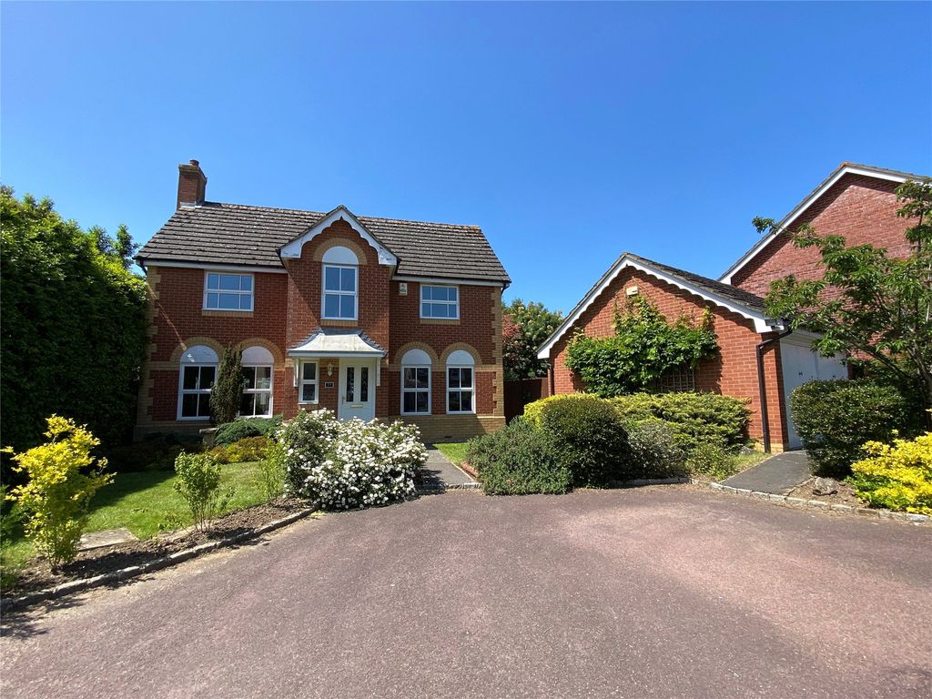 4 bed detached house for sale in Thomas Drive, Warfield, Berkshire RG42, £700,000 Zoopla