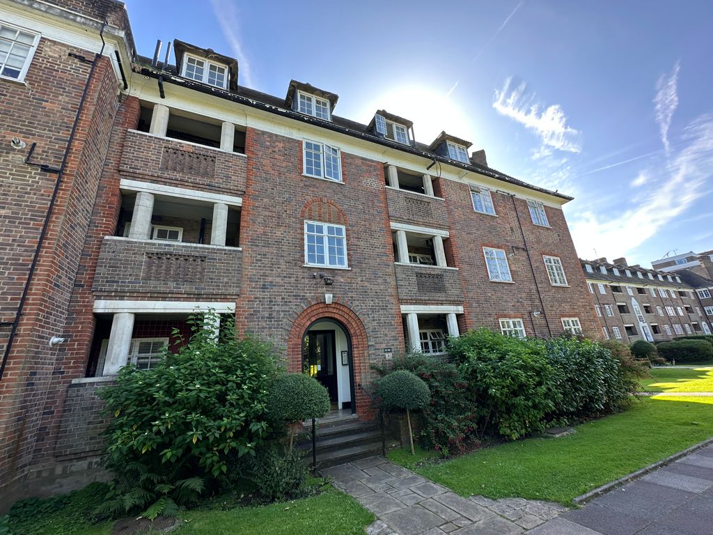 2 bed flat for sale in Lyttelton Road, London N2, £350,000 Zoopla