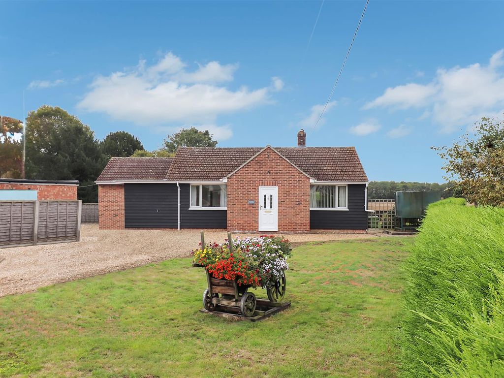 3 bed detached bungalow for sale in Hadleigh Road, Holton St. Mary
