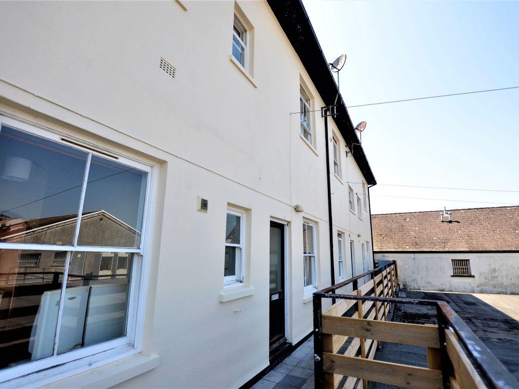 2 bed terraced house to rent in 2 Bree Shute Lane, Bodmin PL31, £650